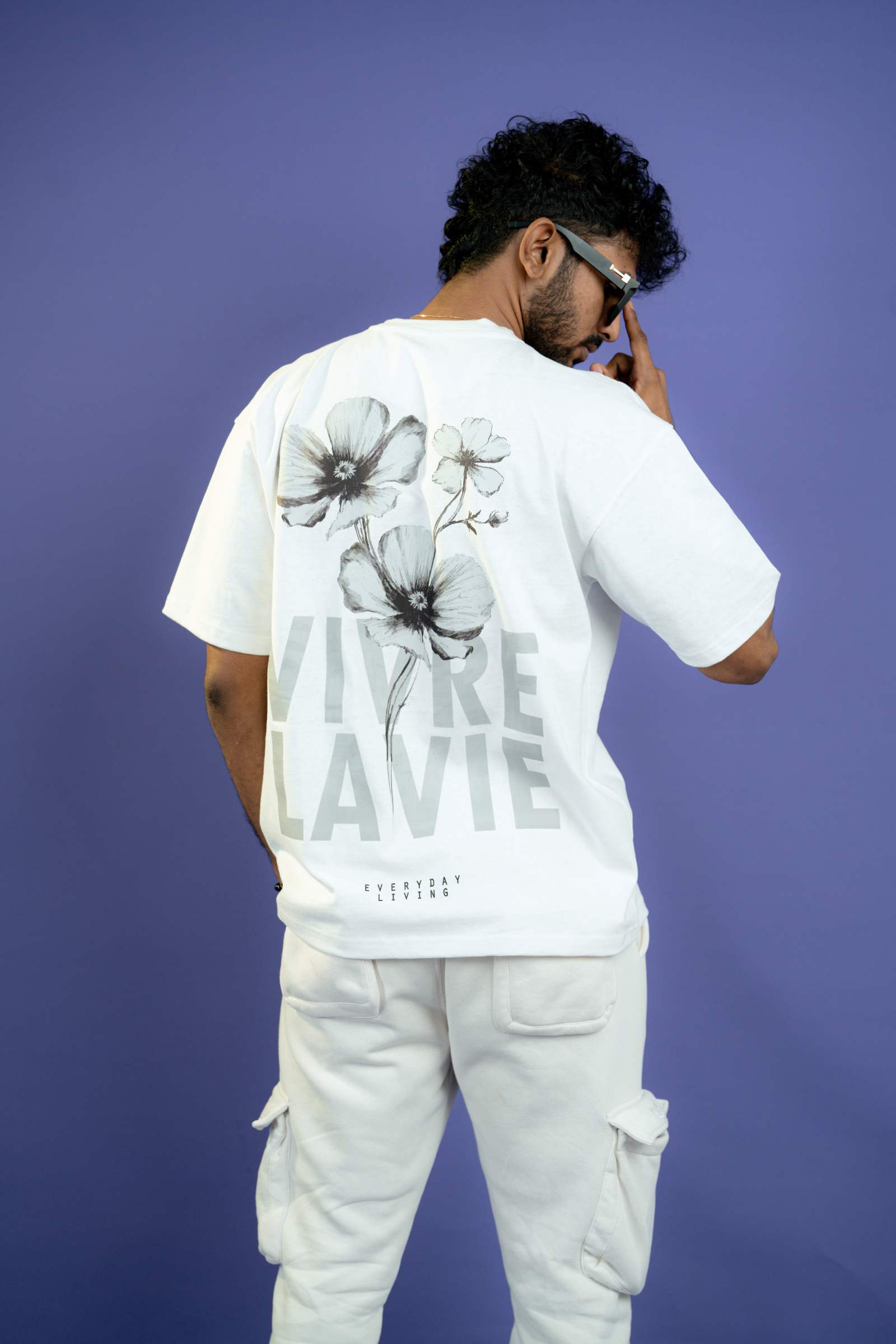 VIVRE LAVIE print white oversized unisex t-shirt VIVRE LAVIE print white oversized unisex t-shirt